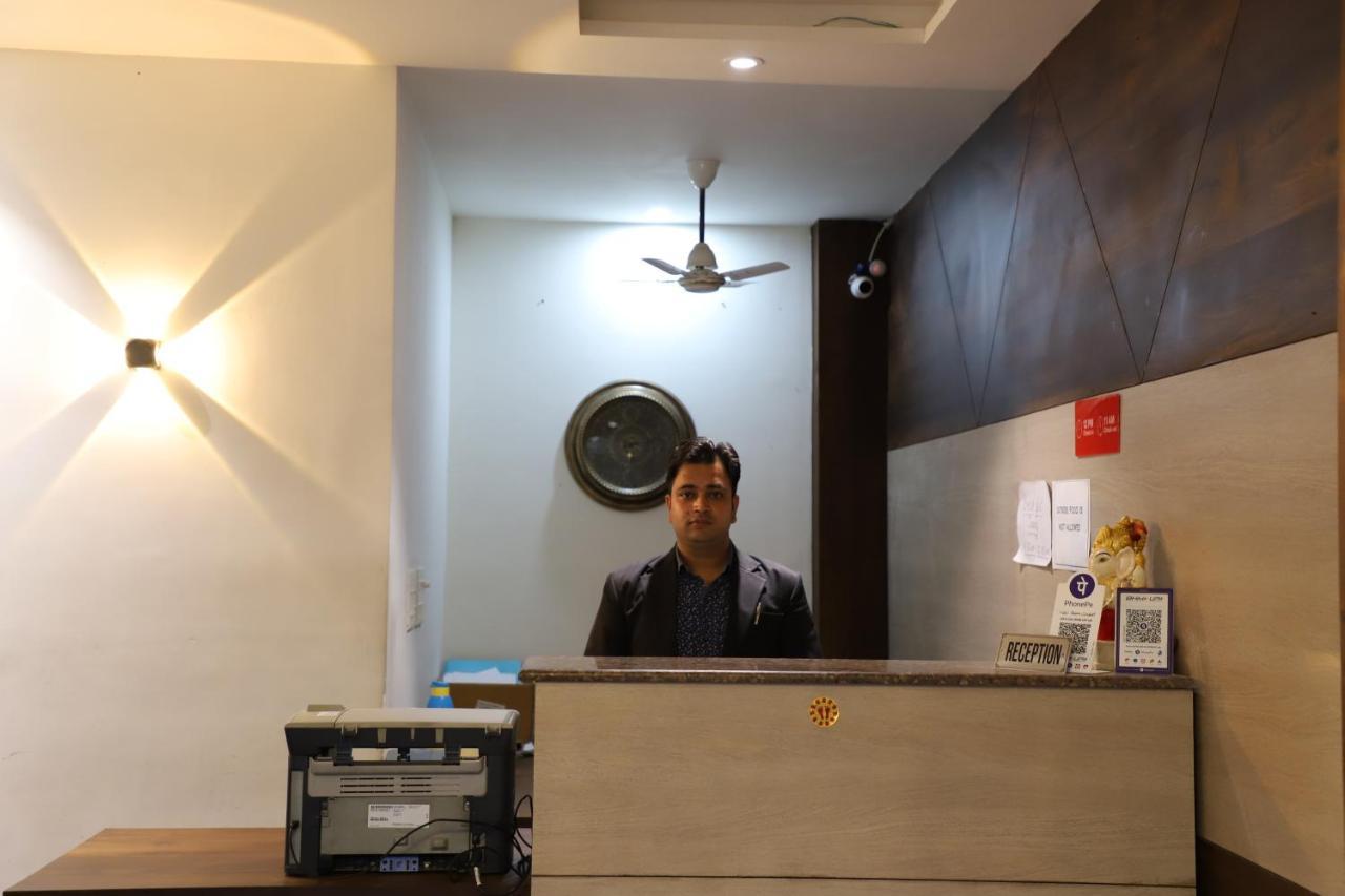 Hotel Dream Comfort Агра Экстерьер фото