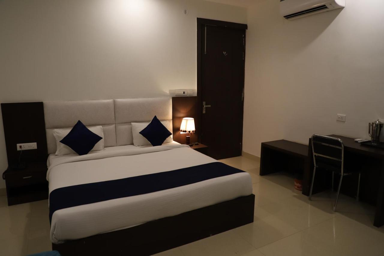 Hotel Dream Comfort Агра Экстерьер фото