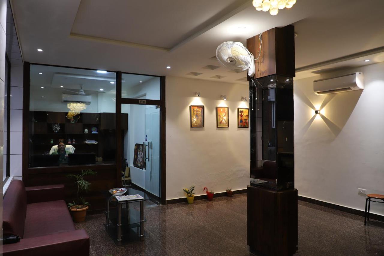 Hotel Dream Comfort Агра Экстерьер фото