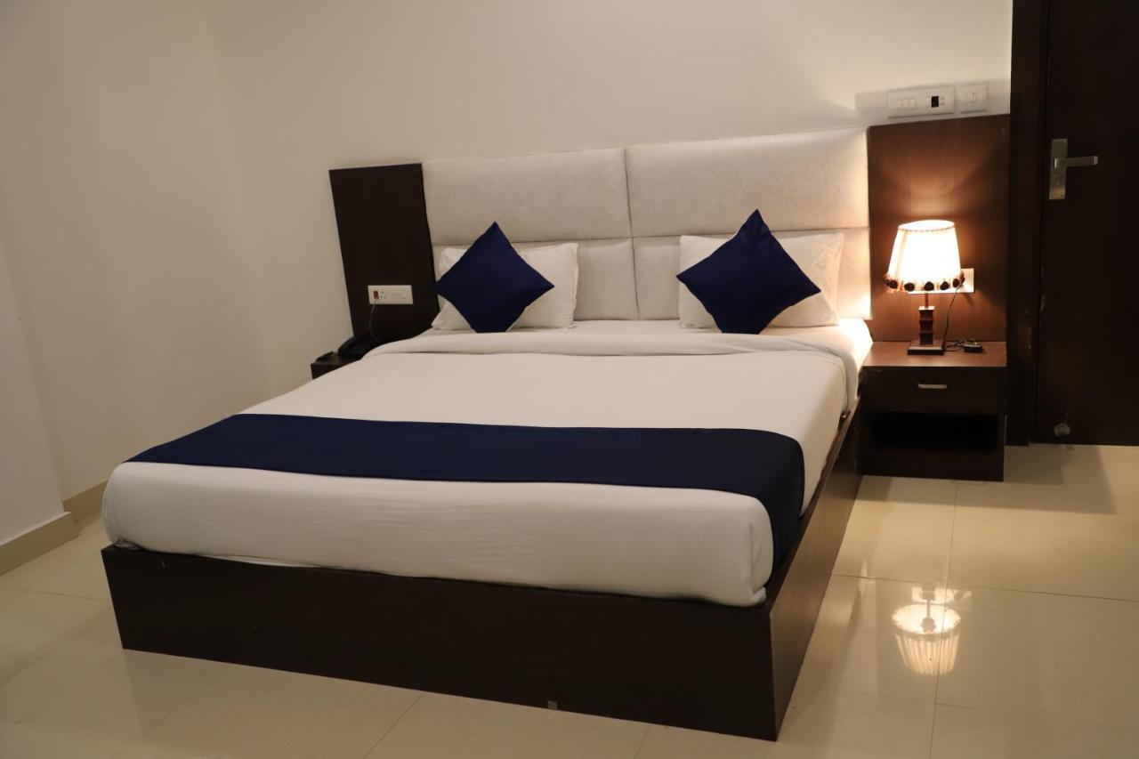 Hotel Dream Comfort Агра Экстерьер фото
