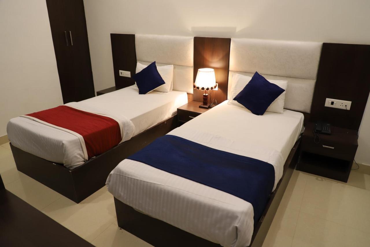 Hotel Dream Comfort Агра Экстерьер фото