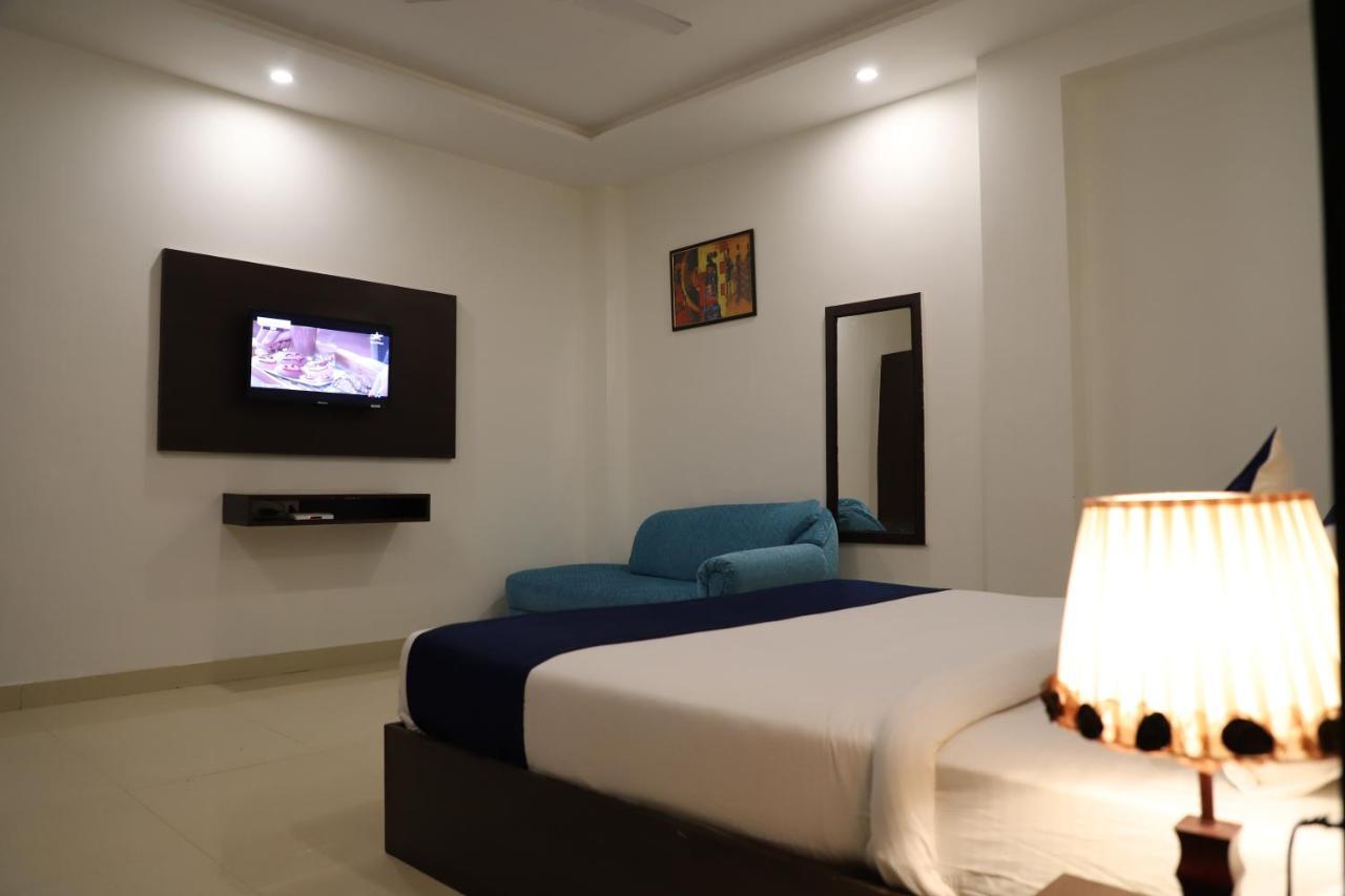 Hotel Dream Comfort Агра Экстерьер фото